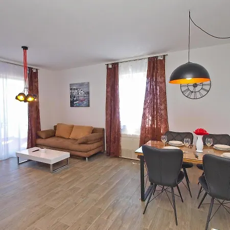 アパート Apartments Ivan 1396 Fažana
