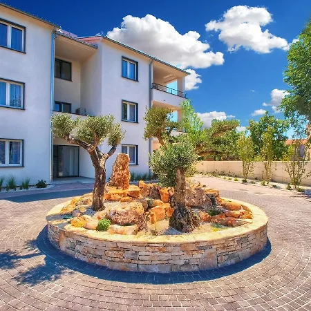 Apartments Ivan 1396