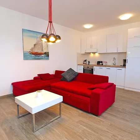 Apartments Ivan 1396 アパート Fažana