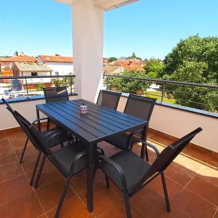 アパート Apartments Ivan 1396 *
