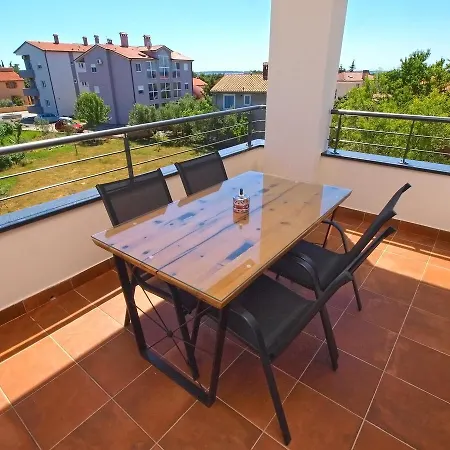 Apartments Ivan 1396 アパート Fažana
